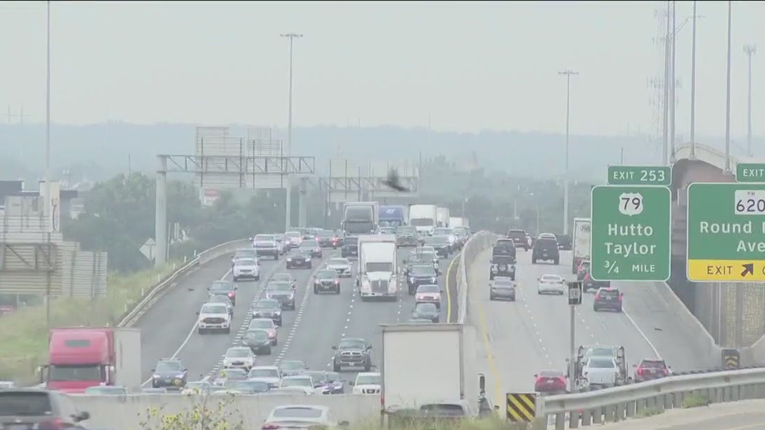 Portion of I-35 shut down after semi hits bridge